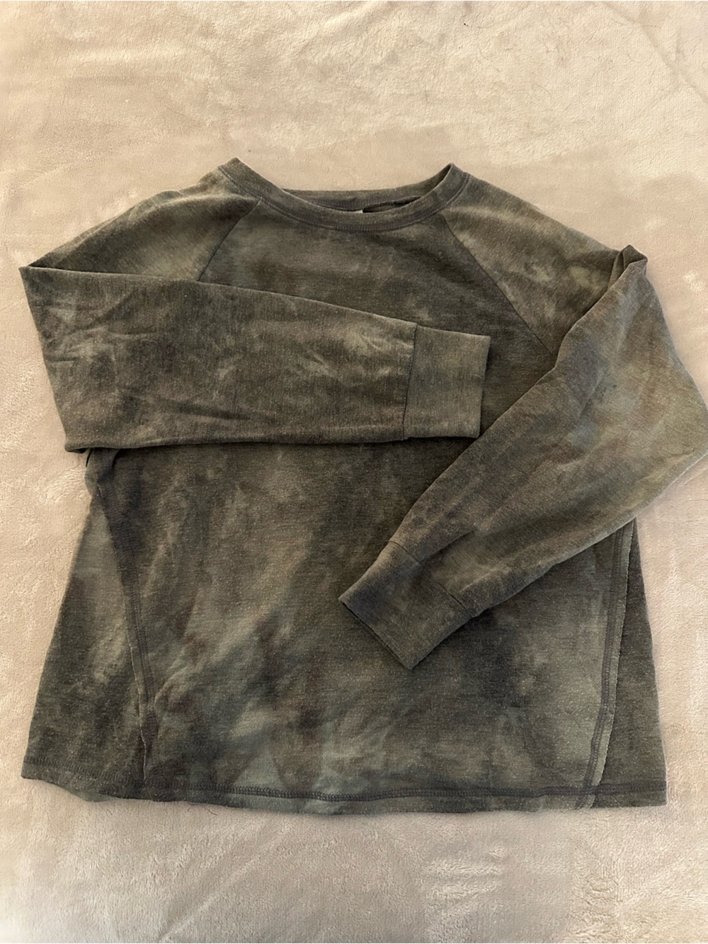 Kaileigh Washed Olive Green Womenโs Light Sweatshirt